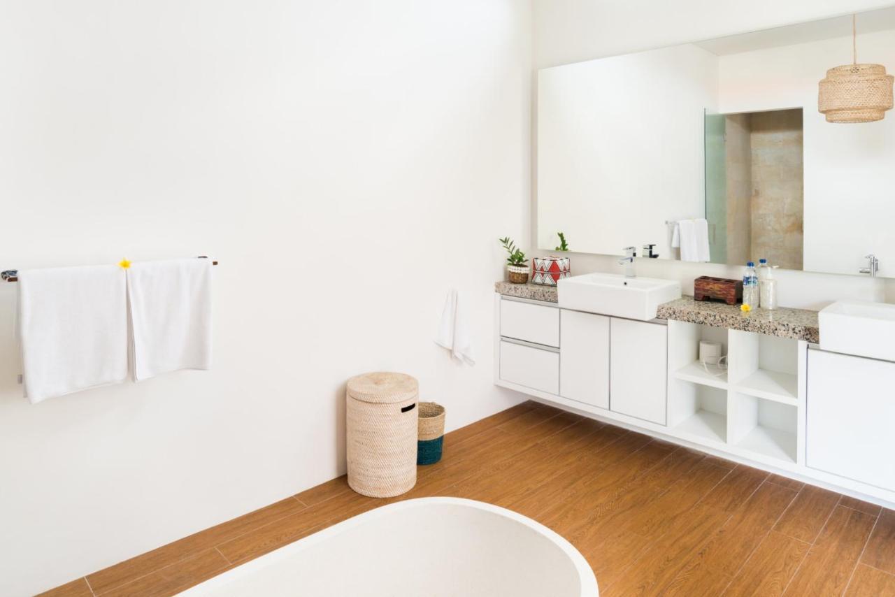 סמיניאק Villa Aditi, Sitara Villa Group מראה חיצוני תמונה