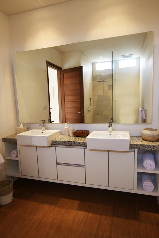 סמיניאק Villa Aditi, Sitara Villa Group מראה חיצוני תמונה